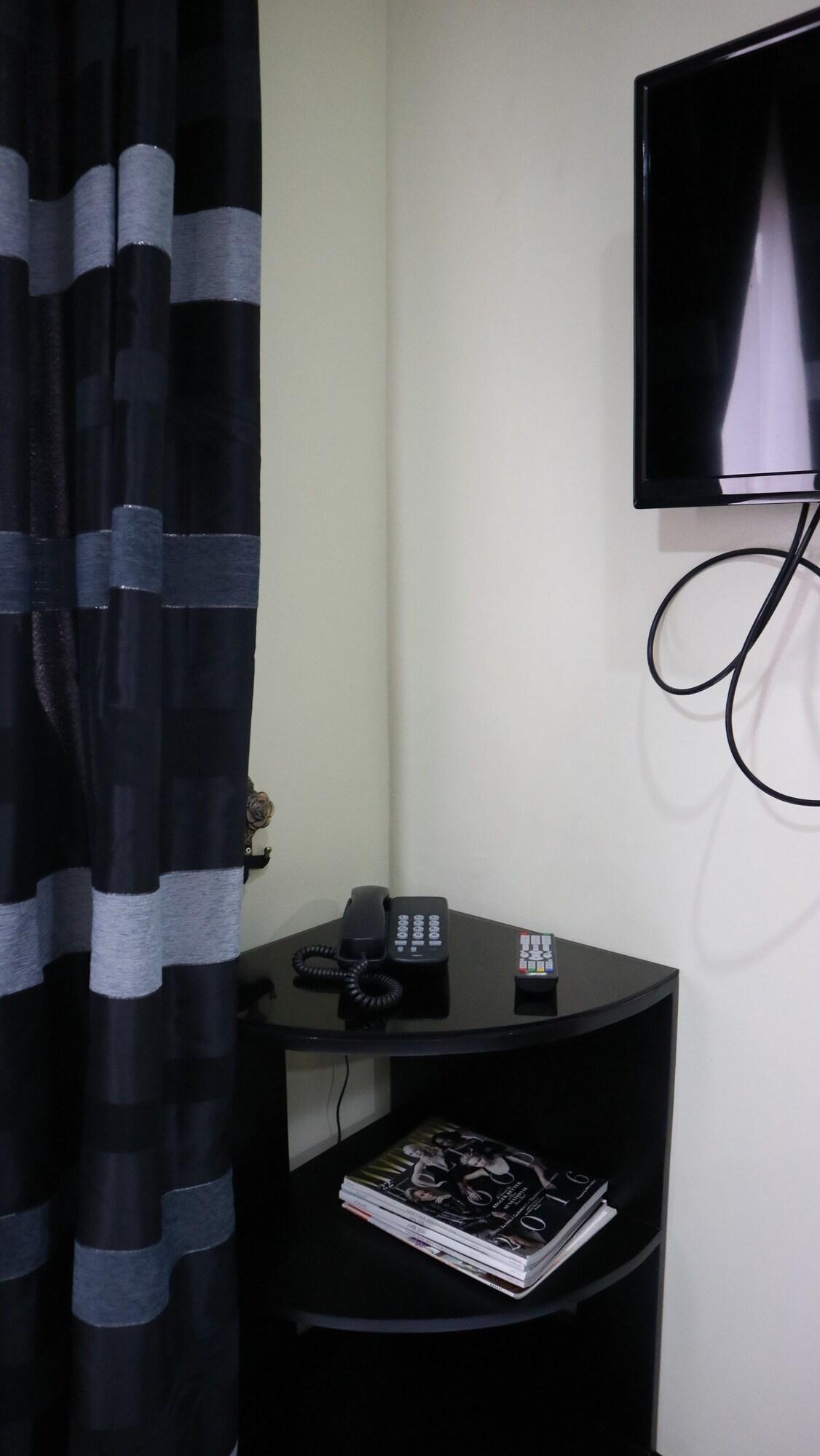 Doniti Suites And Events Place 曼达卢永 外观 照片